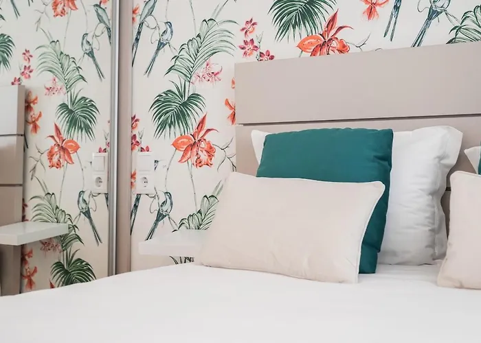 One Bedroom, 2 Mins From The Appartamento Nazaré