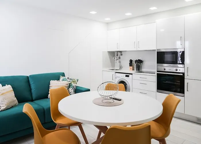 One Bedroom, 2 Mins From The Appartamento