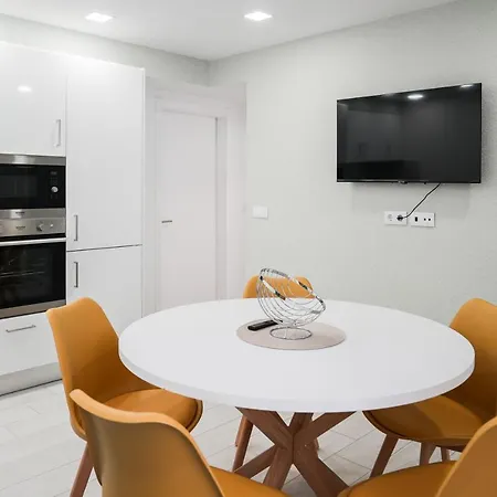 Daire One Bedroom, 2 Mins From The *