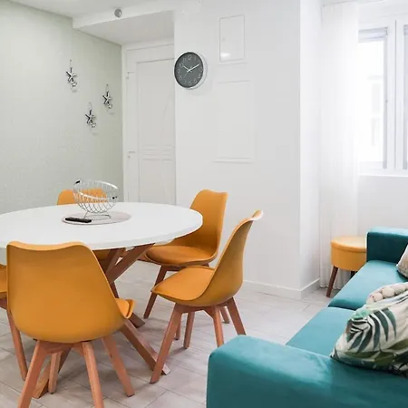 One Bedroom Next To The Apartment