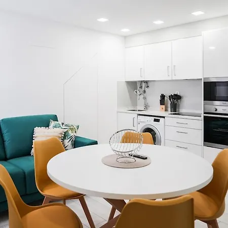 One Bedroom, 2 Mins From The شقة