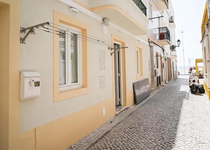 One Bedroom, 2 Mins From The Апартаменты Назаре