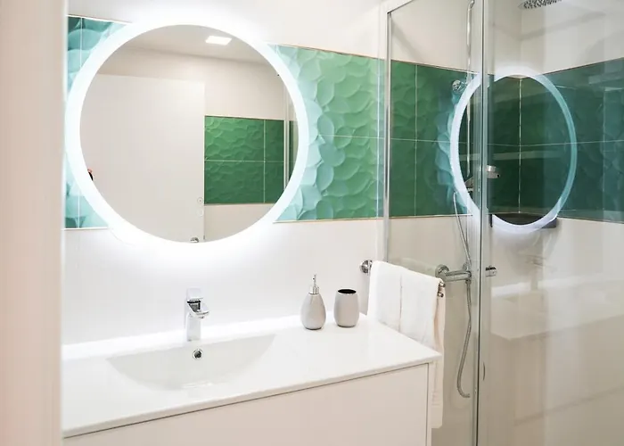 One Bedroom, 2 Mins From The * Назаре