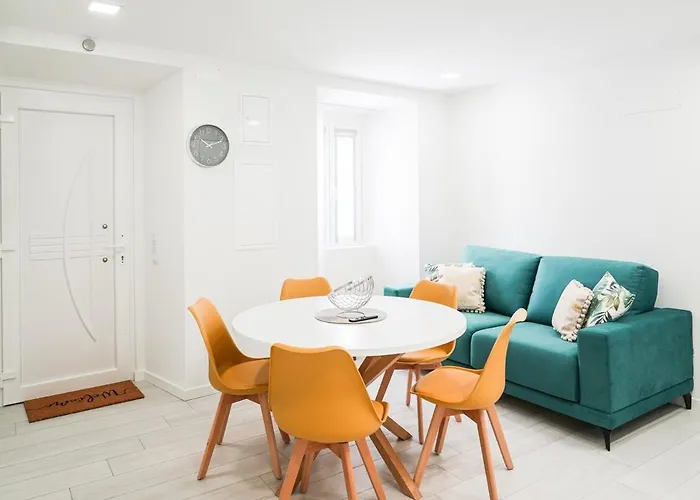 One Bedroom, 2 Mins From The Апартаменты